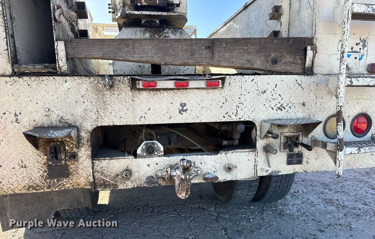 image for item LH9390 1995 Ford F800 bucket truck