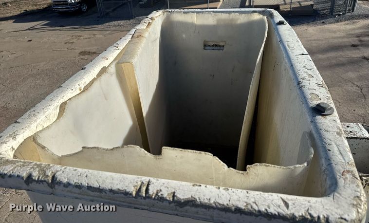 image for item LH9390 1995 Ford F800 bucket truck