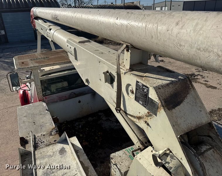 image for item LH9390 1995 Ford F800 bucket truck