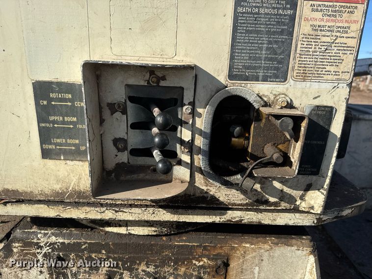 image for item LH9390 1995 Ford F800 bucket truck