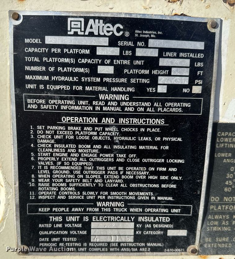 image for item LH9390 1995 Ford F800 bucket truck