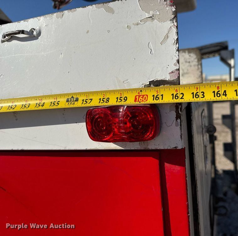 image for item LH9390 1995 Ford F800 bucket truck