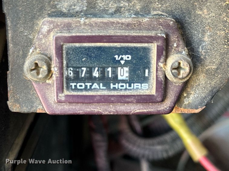 image for item LH9390 1995 Ford F800 bucket truck