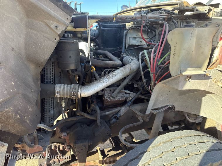 image for item LH9390 1995 Ford F800 bucket truck