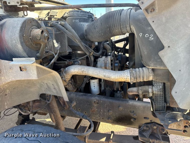 image for item LH9390 1995 Ford F800 bucket truck