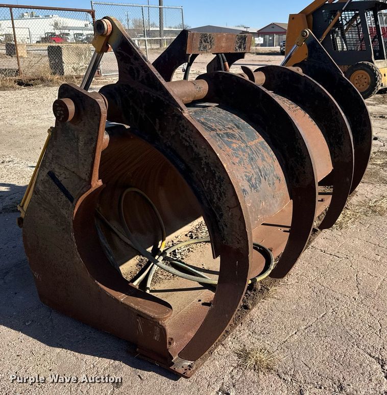 image for item LH9391 Wheel loader grapple bucket