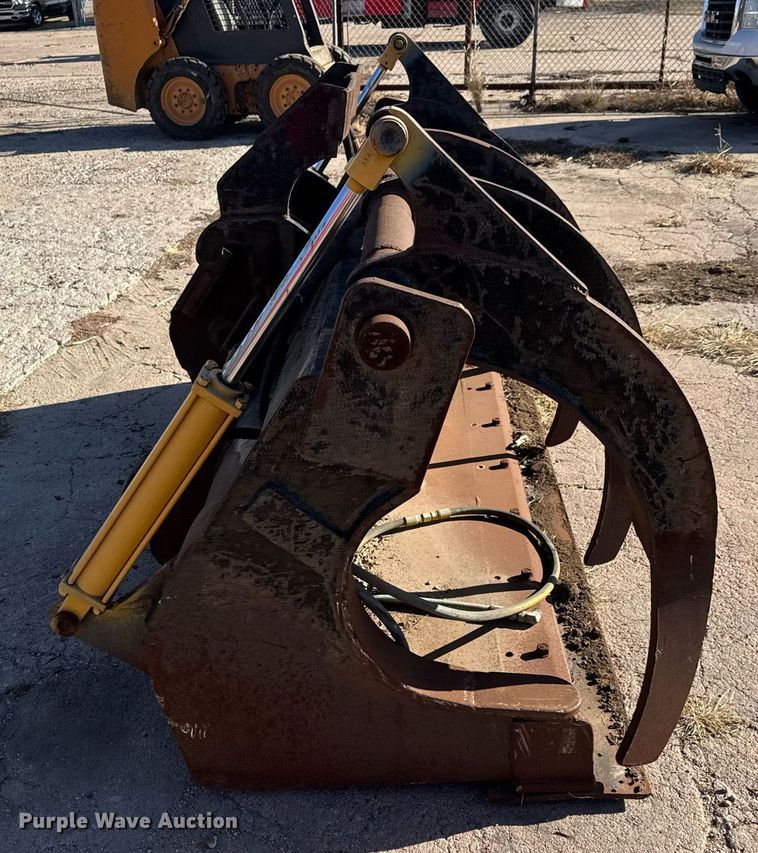 image for item LH9391 Wheel loader grapple bucket