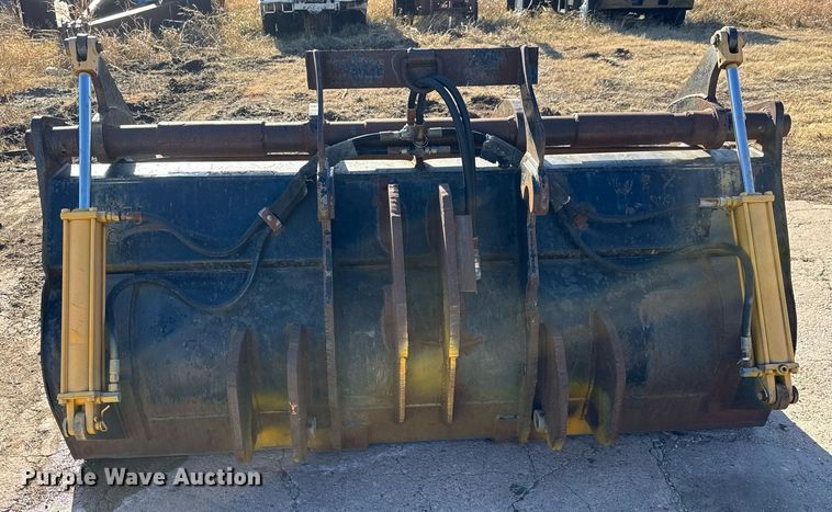 image for item LH9391 Wheel loader grapple bucket