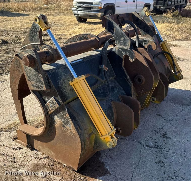 image for item LH9391 Wheel loader grapple bucket
