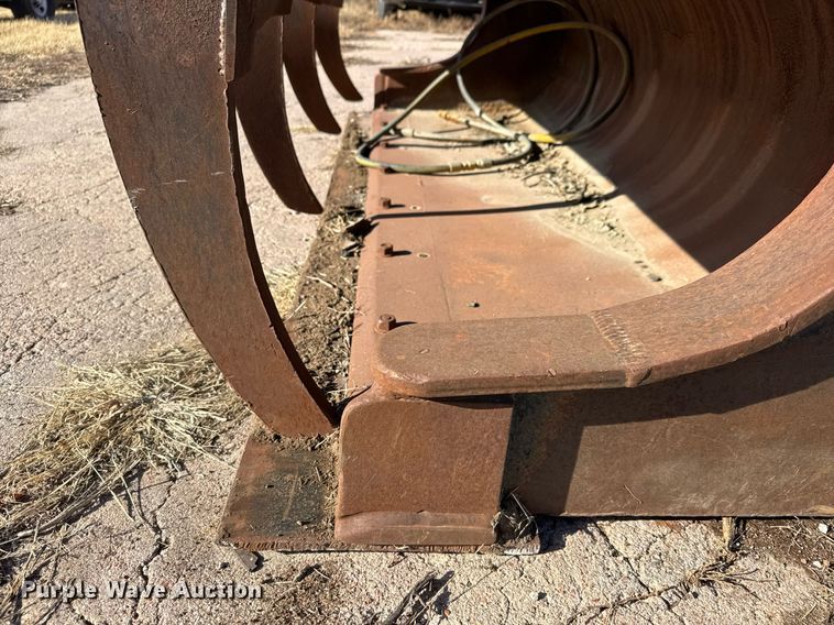 image for item LH9391 Wheel loader grapple bucket