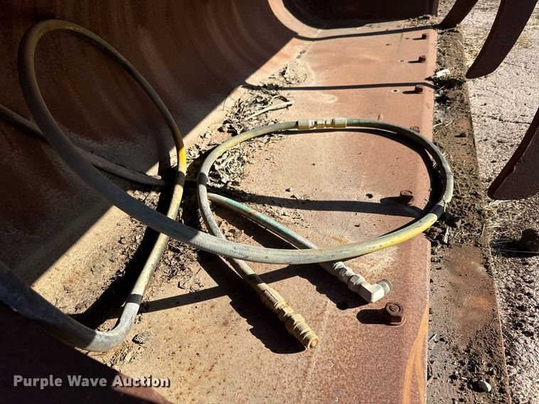 image for item LH9391 Wheel loader grapple bucket