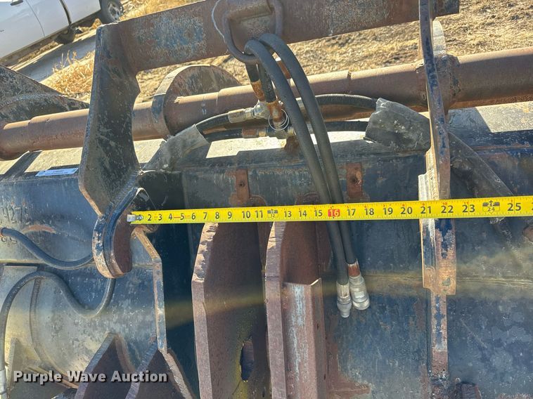 image for item LH9391 Wheel loader grapple bucket