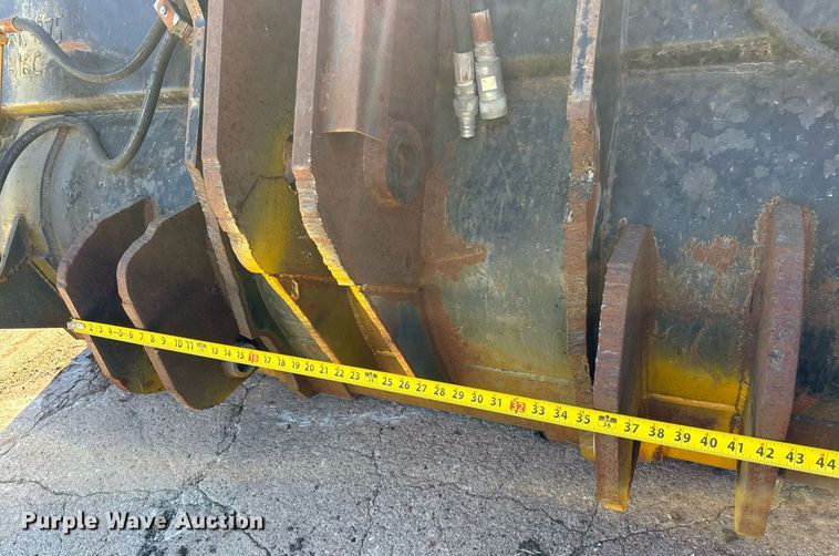 image for item LH9391 Wheel loader grapple bucket