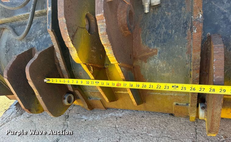 image for item LH9391 Wheel loader grapple bucket