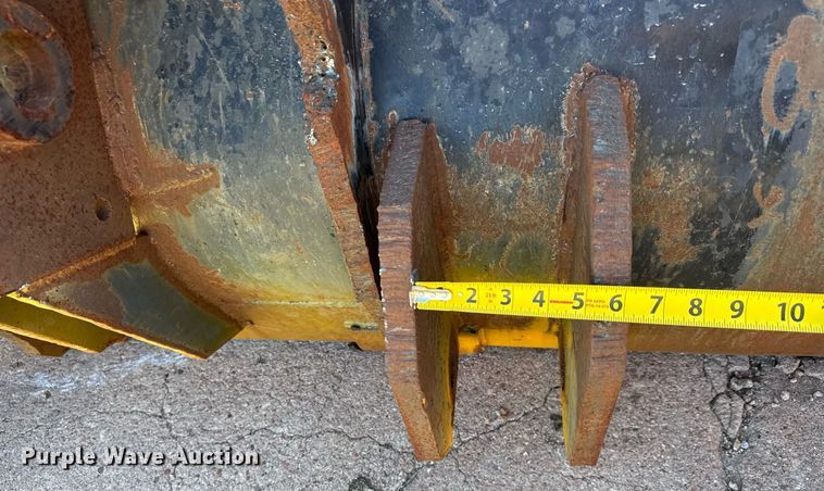 image for item LH9391 Wheel loader grapple bucket