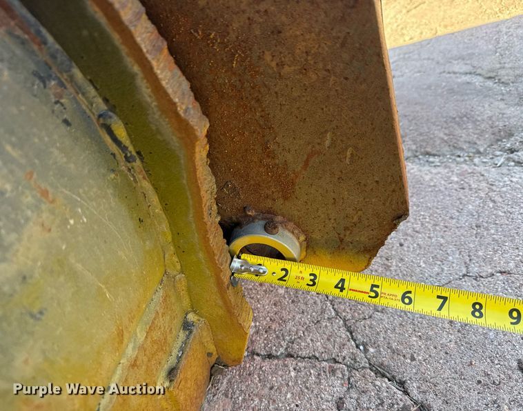 image for item LH9391 Wheel loader grapple bucket