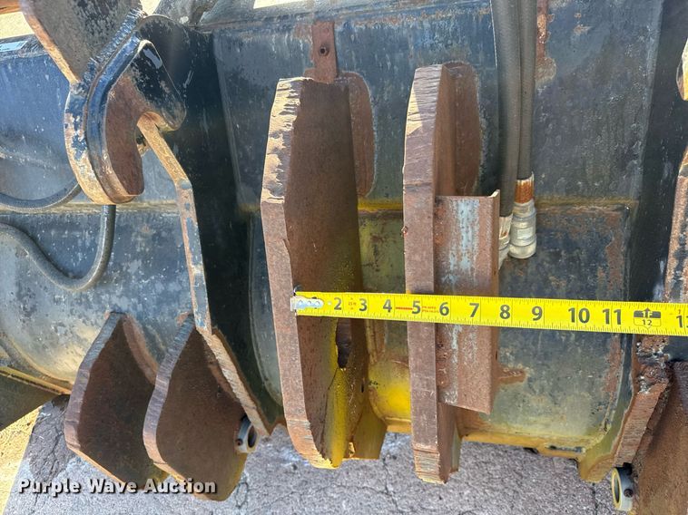 image for item LH9391 Wheel loader grapple bucket