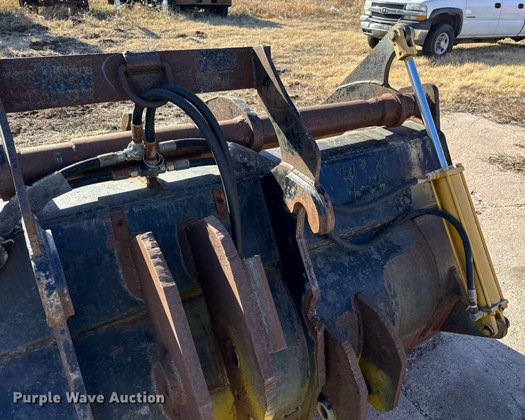 image for item LH9391 Wheel loader grapple bucket