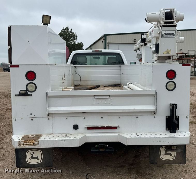 image for item LH9392 2014 Ford F550 Super Duty XL utility / service truck