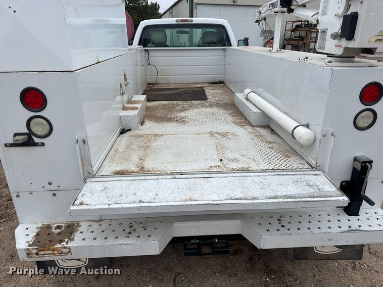 image for item LH9392 2014 Ford F550 Super Duty XL utility / service truck