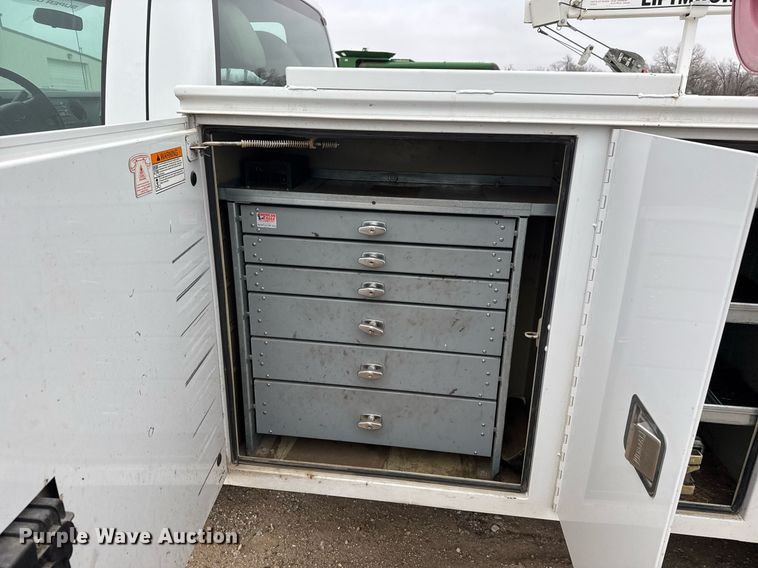 image for item LH9392 2014 Ford F550 Super Duty XL utility / service truck