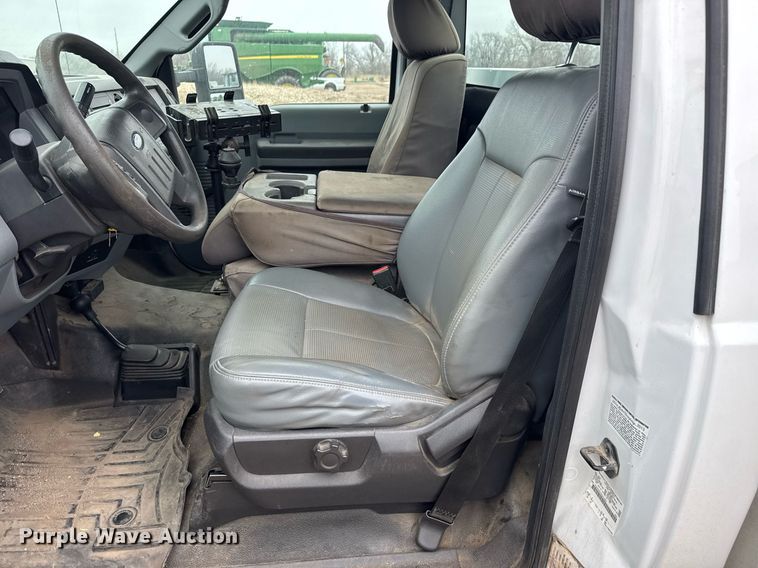 image for item LH9392 2014 Ford F550 Super Duty XL utility / service truck