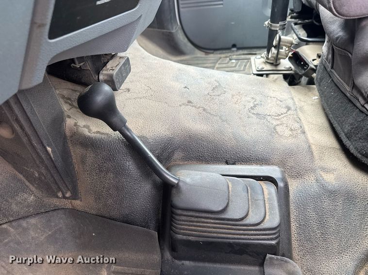 image for item LH9392 2014 Ford F550 Super Duty XL utility / service truck