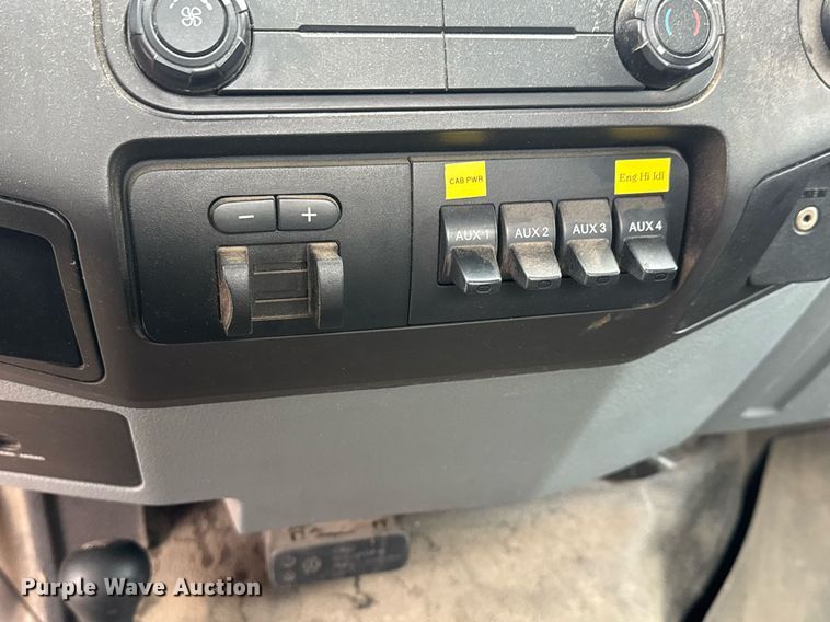 image for item LH9392 2014 Ford F550 Super Duty XL utility / service truck