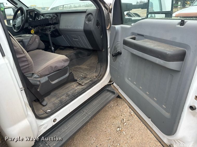 image for item LH9392 2014 Ford F550 Super Duty XL utility / service truck