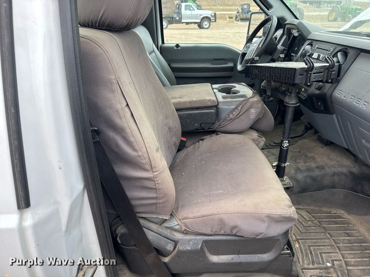 image for item LH9392 2014 Ford F550 Super Duty XL utility / service truck