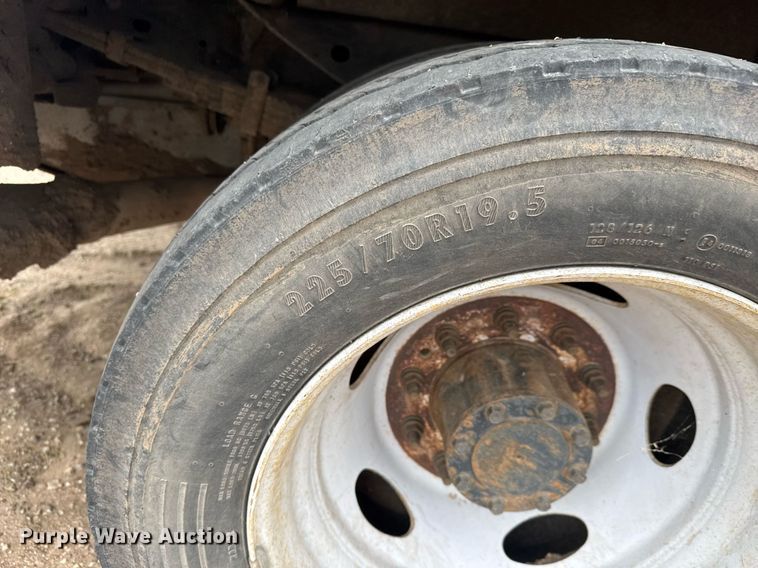 image for item LH9392 2014 Ford F550 Super Duty XL utility / service truck