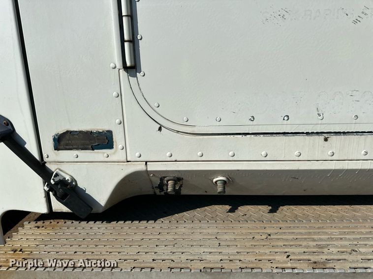image for item LR9520 1989 International  F9370 semi truck