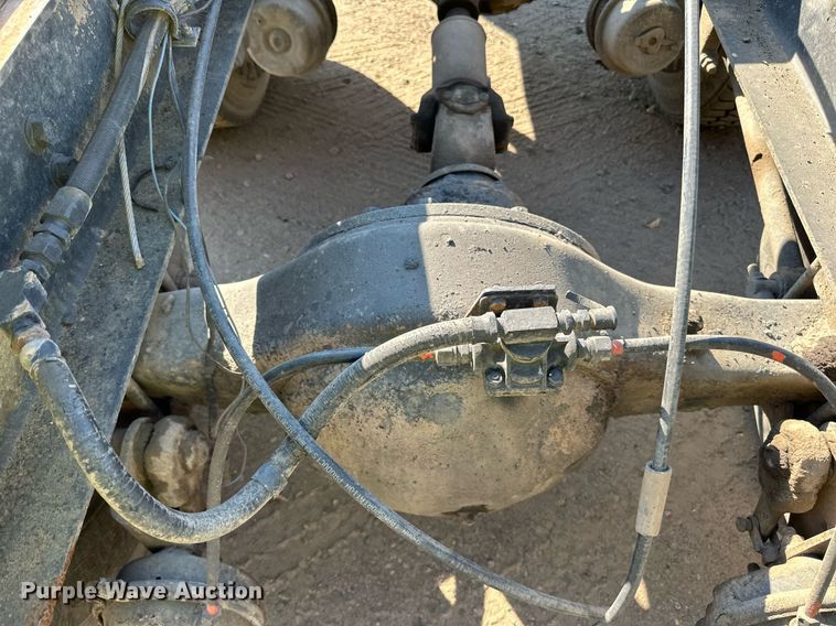 image for item LR9520 1989 International  F9370 semi truck