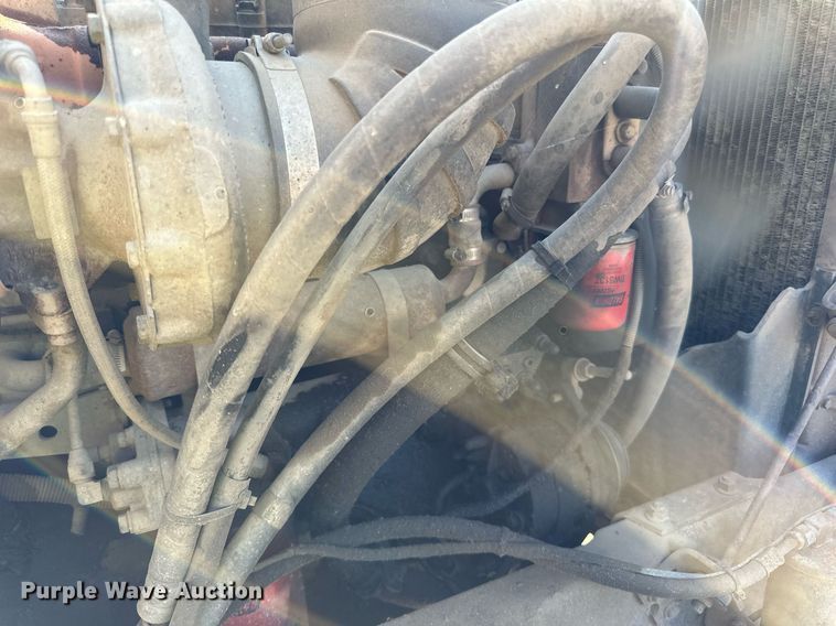 image for item LR9520 1989 International  F9370 semi truck