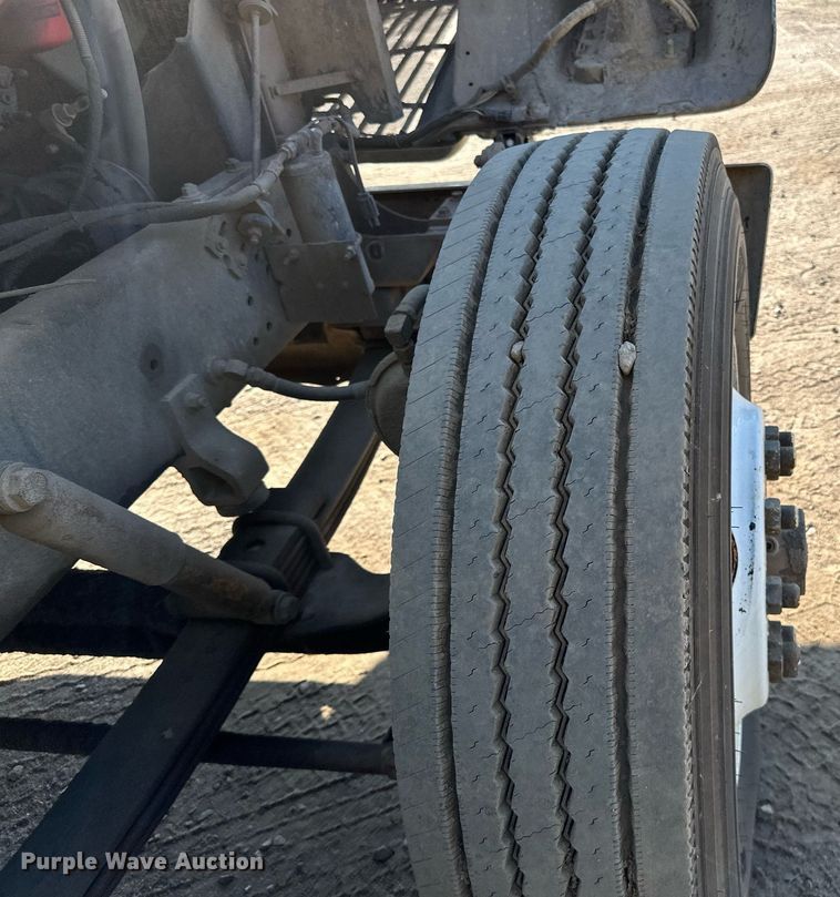 image for item LR9520 1989 International  F9370 semi truck