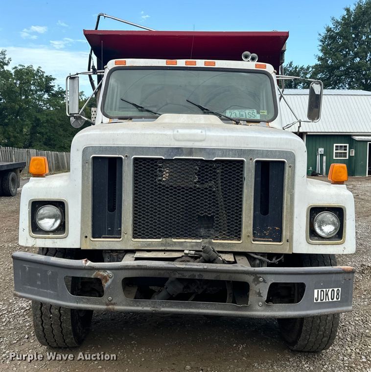 image for item OF9897 1997 International  2574 dump truck