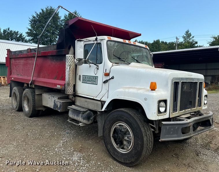 image for item OF9897 1997 International  2574 dump truck