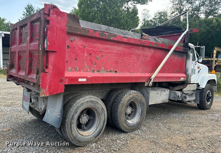 image for item OF9897 1997 International  2574 dump truck