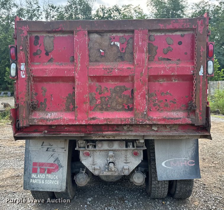 image for item OF9897 1997 International  2574 dump truck