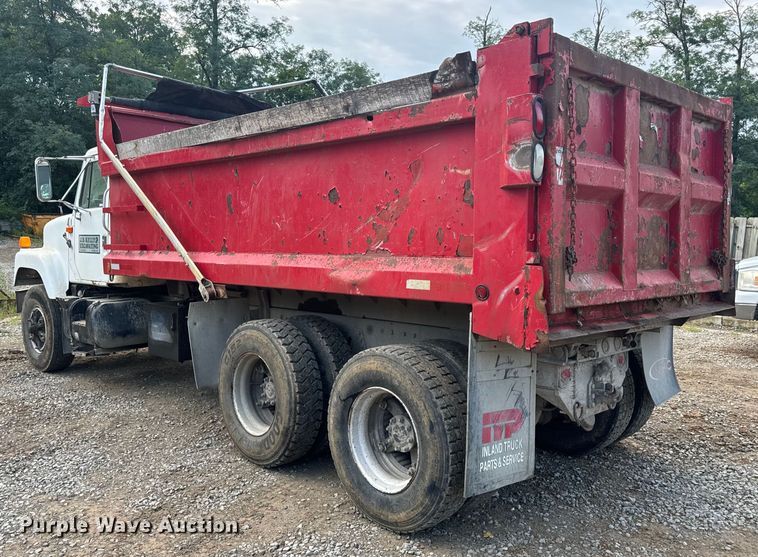 image for item OF9897 1997 International  2574 dump truck