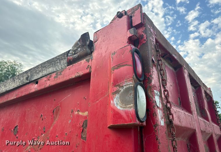 image for item OF9897 1997 International  2574 dump truck