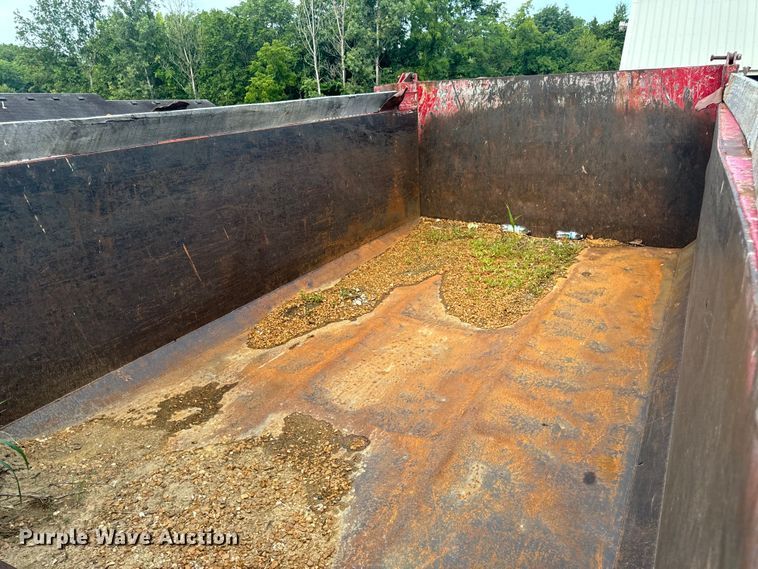 image for item OF9897 1997 International  2574 dump truck