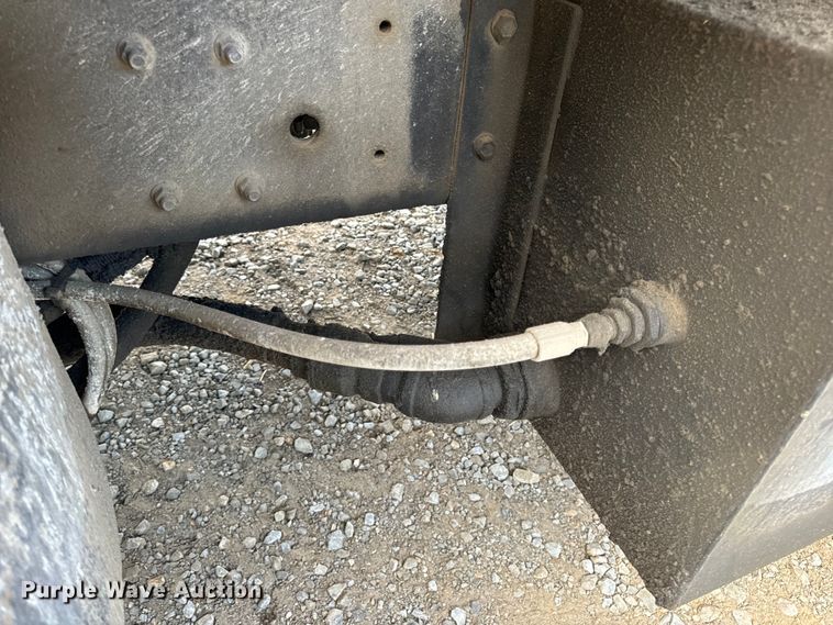 image for item OF9897 1997 International  2574 dump truck