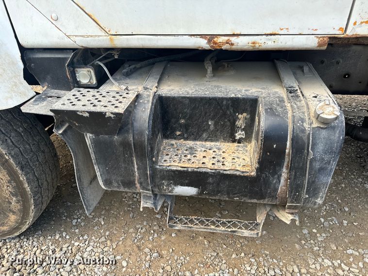 image for item OF9897 1997 International  2574 dump truck