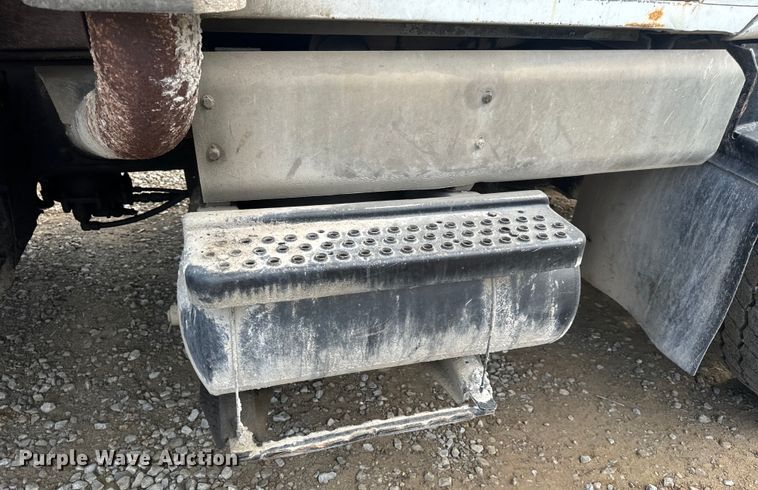 image for item OF9897 1997 International  2574 dump truck