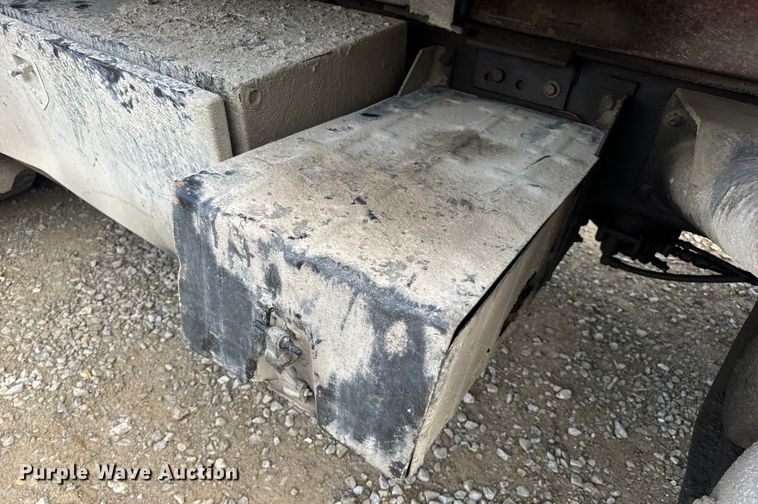 image for item OF9897 1997 International  2574 dump truck