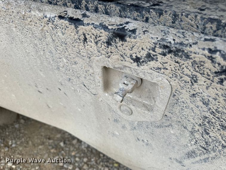 image for item OF9897 1997 International  2574 dump truck