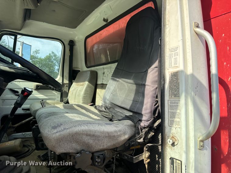 image for item OF9897 1997 International  2574 dump truck