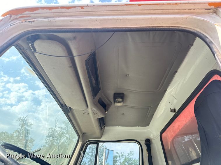 image for item OF9897 1997 International  2574 dump truck