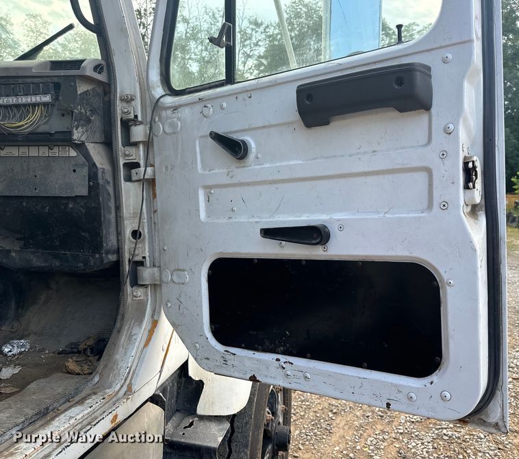 image for item OF9897 1997 International  2574 dump truck